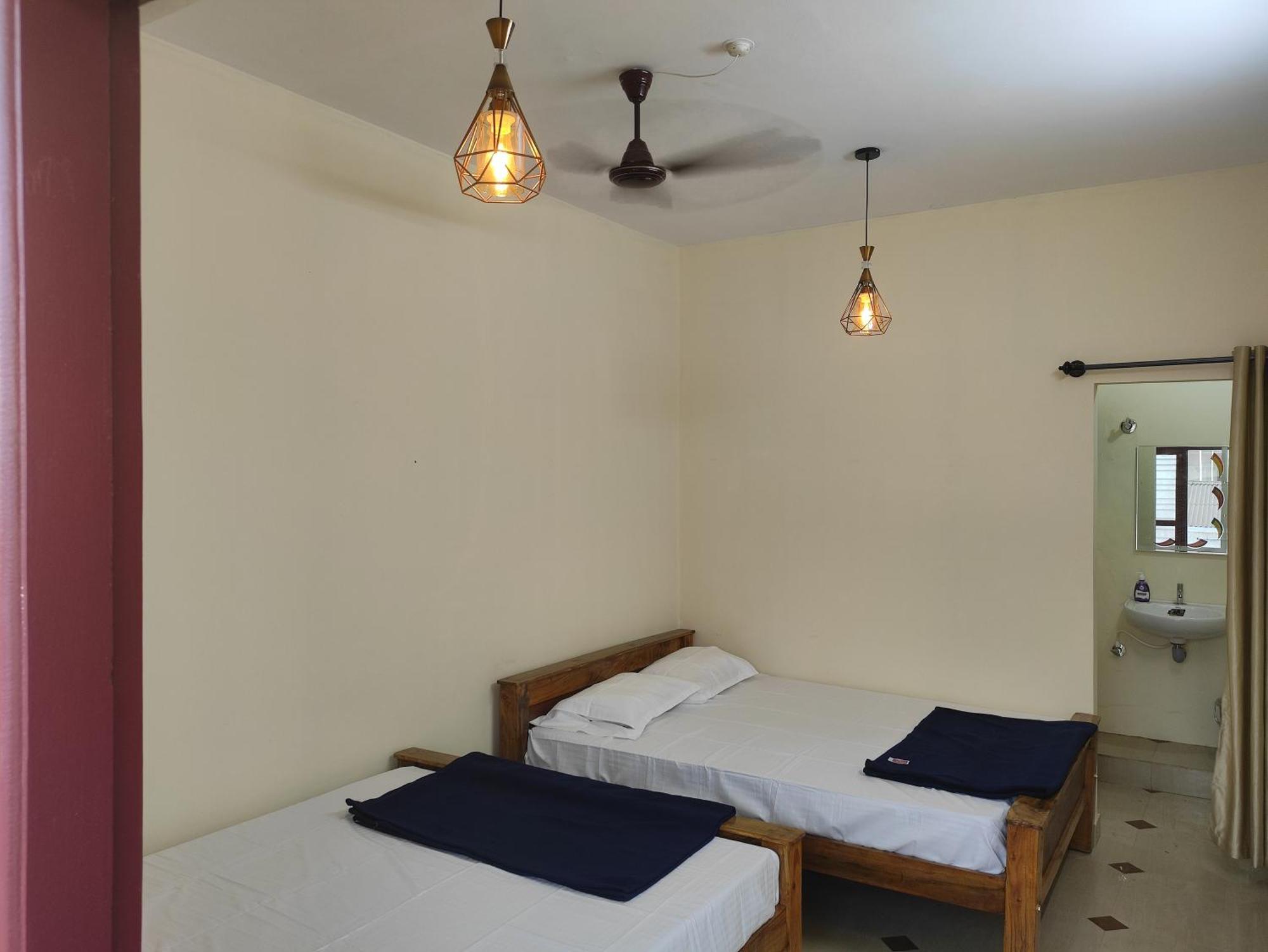 Nest Inn Service Rooms Чикмагалур Экстерьер фото
