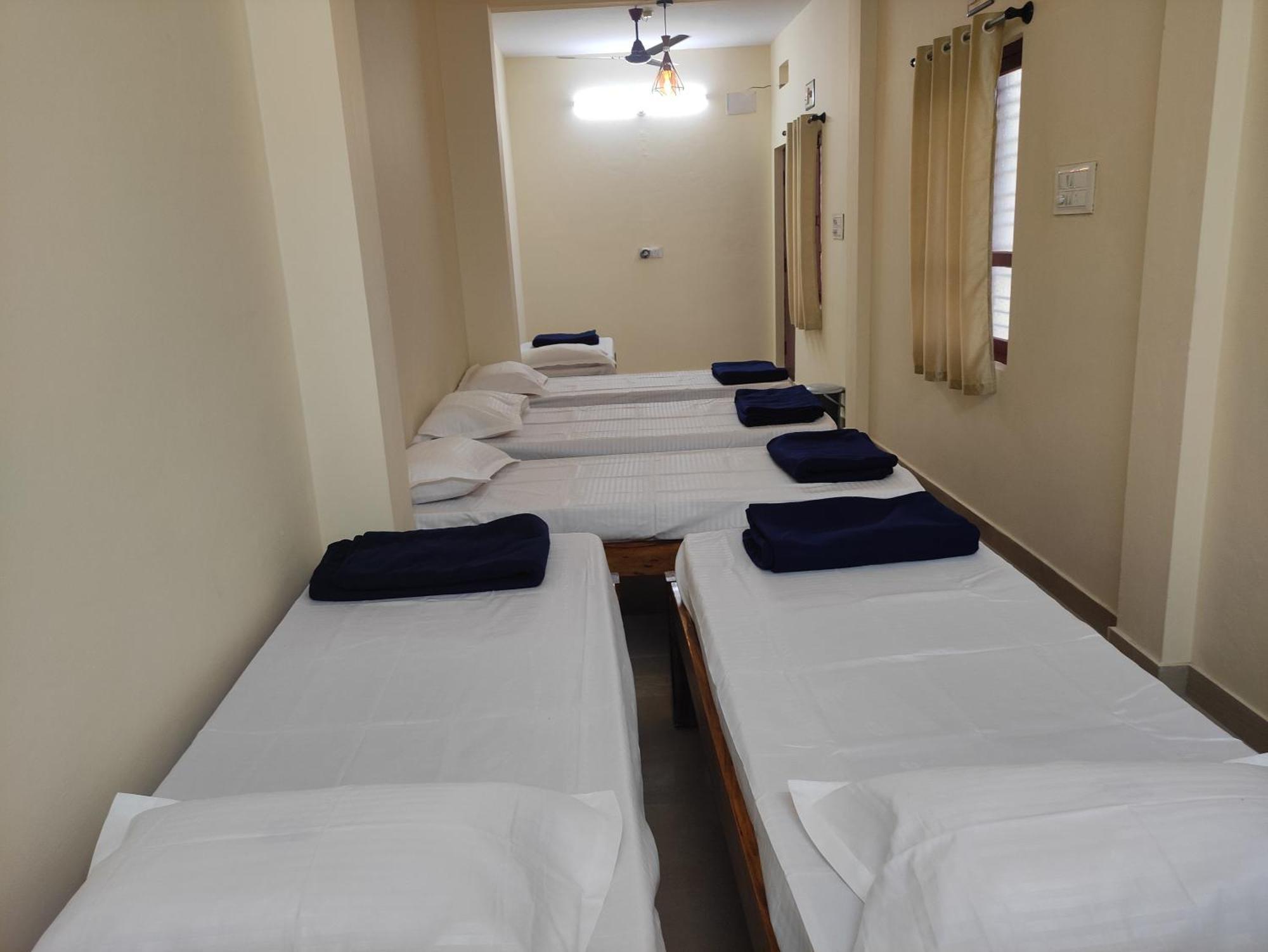Nest Inn Service Rooms Чикмагалур Экстерьер фото