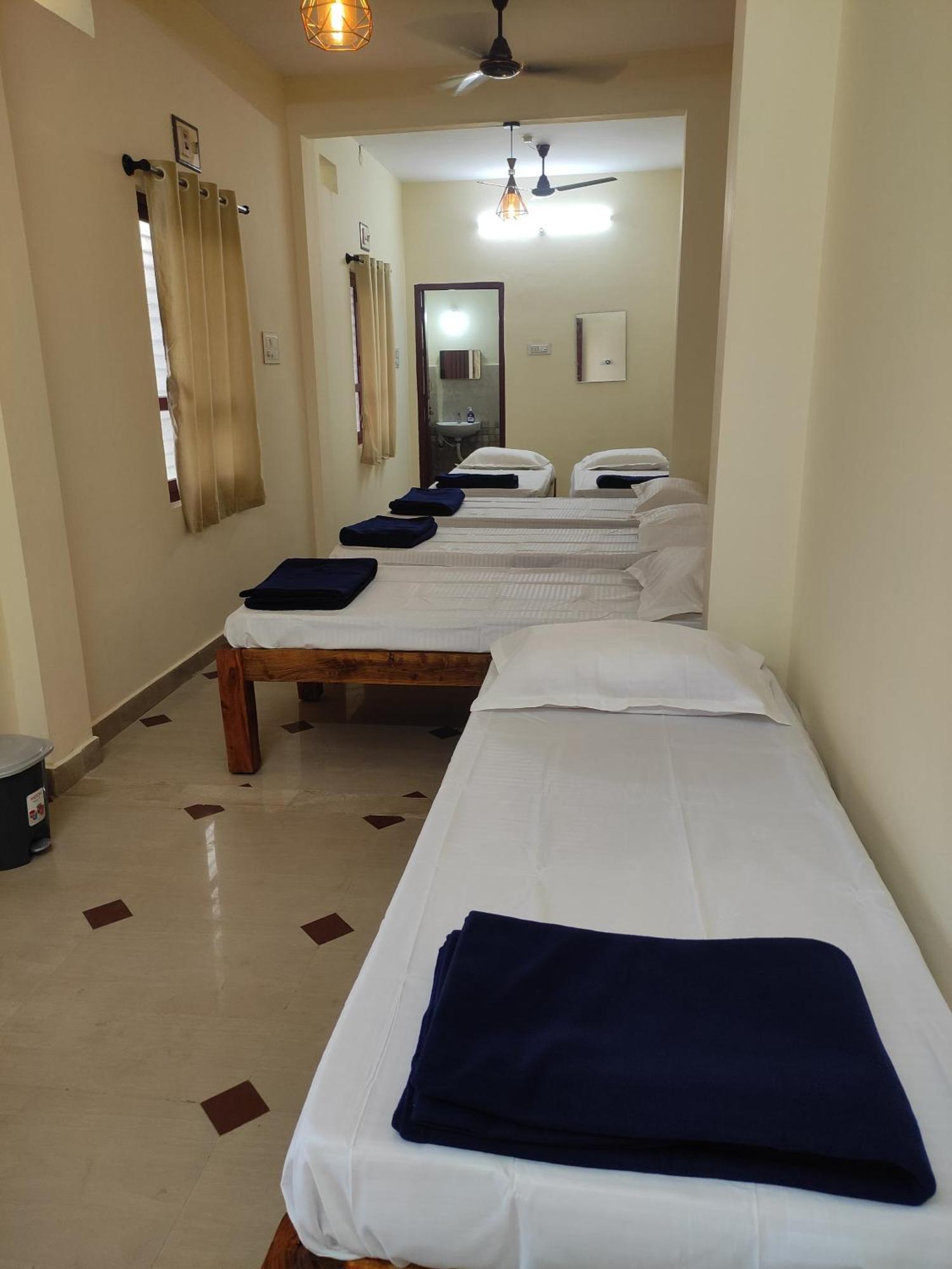 Nest Inn Service Rooms Чикмагалур Экстерьер фото