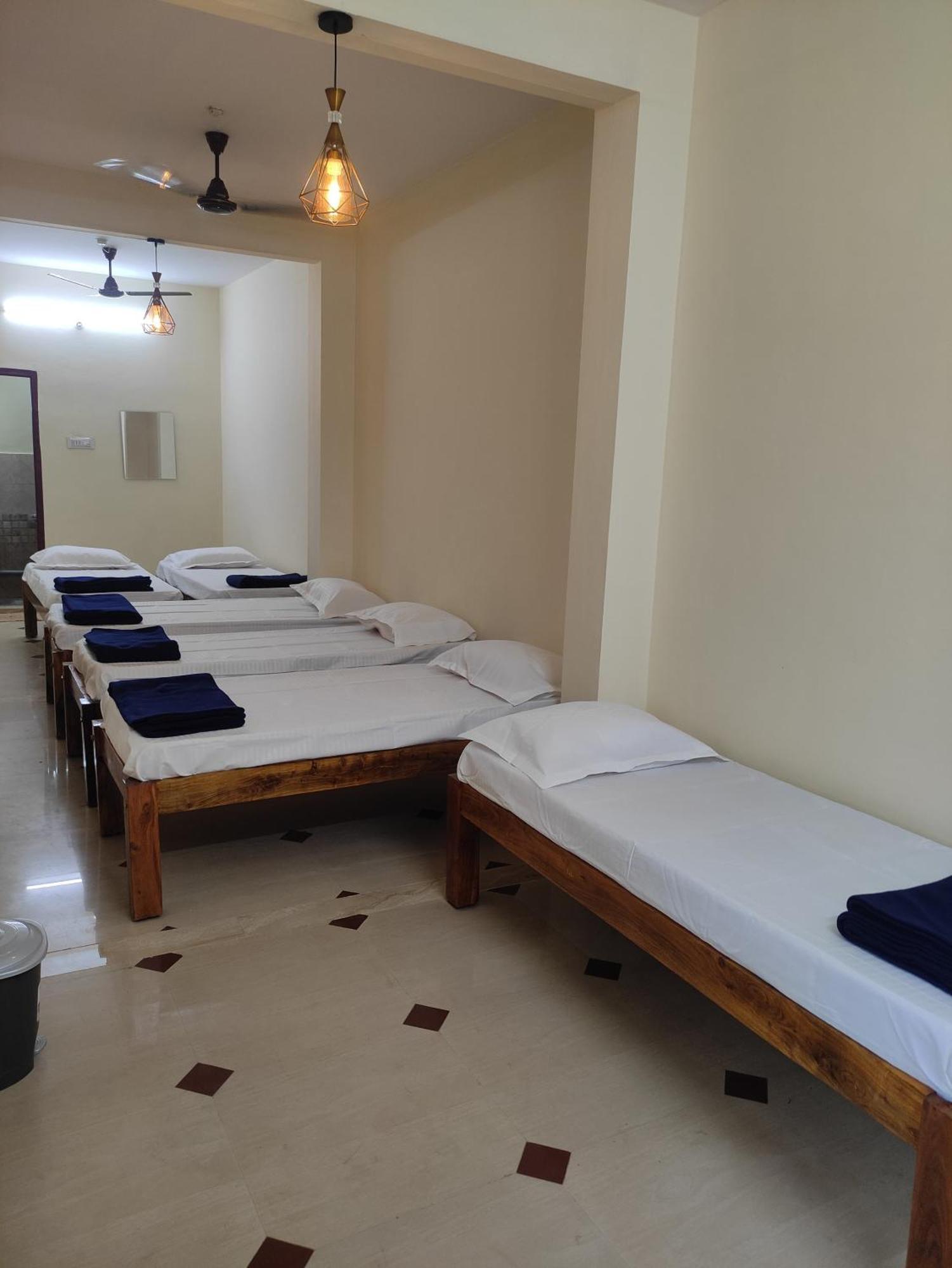 Nest Inn Service Rooms Чикмагалур Экстерьер фото